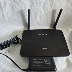 Linksys Black Wireless Router with Dual Antennas Like New RE6500
